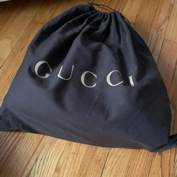 Gucci Sukey GG Canvas Shoulder Bag - Picture 4 of 4